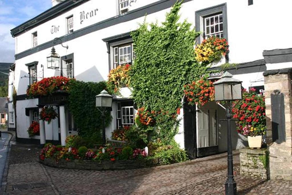Bear Crickhowell Exterior photo